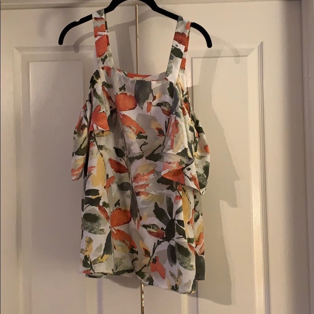 NWOT Boutique cold shoulder floral top
